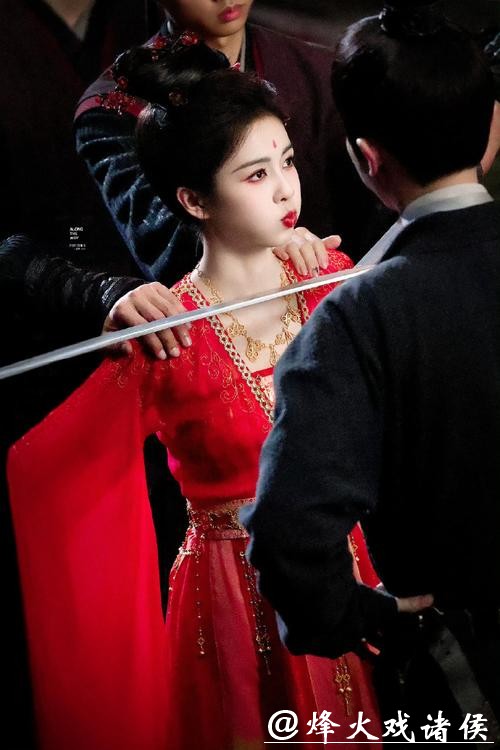 连白鹿本人都懵了，《唐宫奇案》上线不到一天，口碑怎会如此反转？