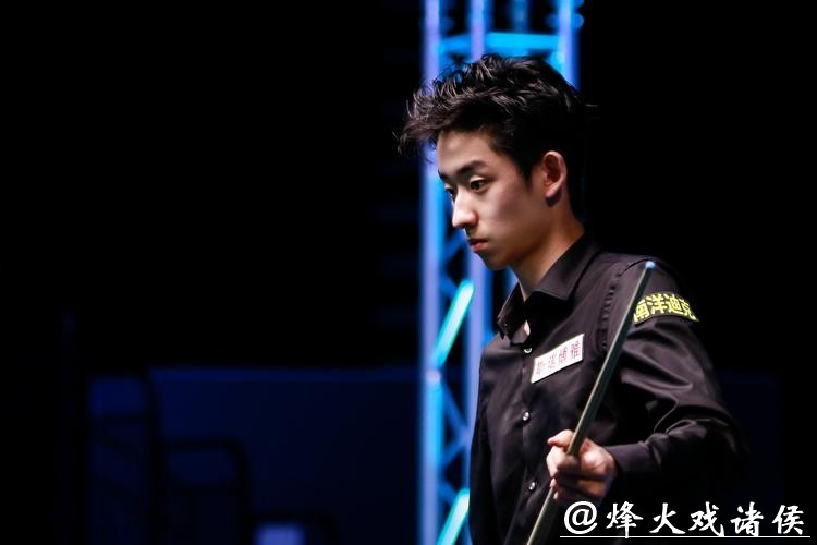 吴宜泽6-0零封霍金斯 强势挺进斯诺克国锦赛四强